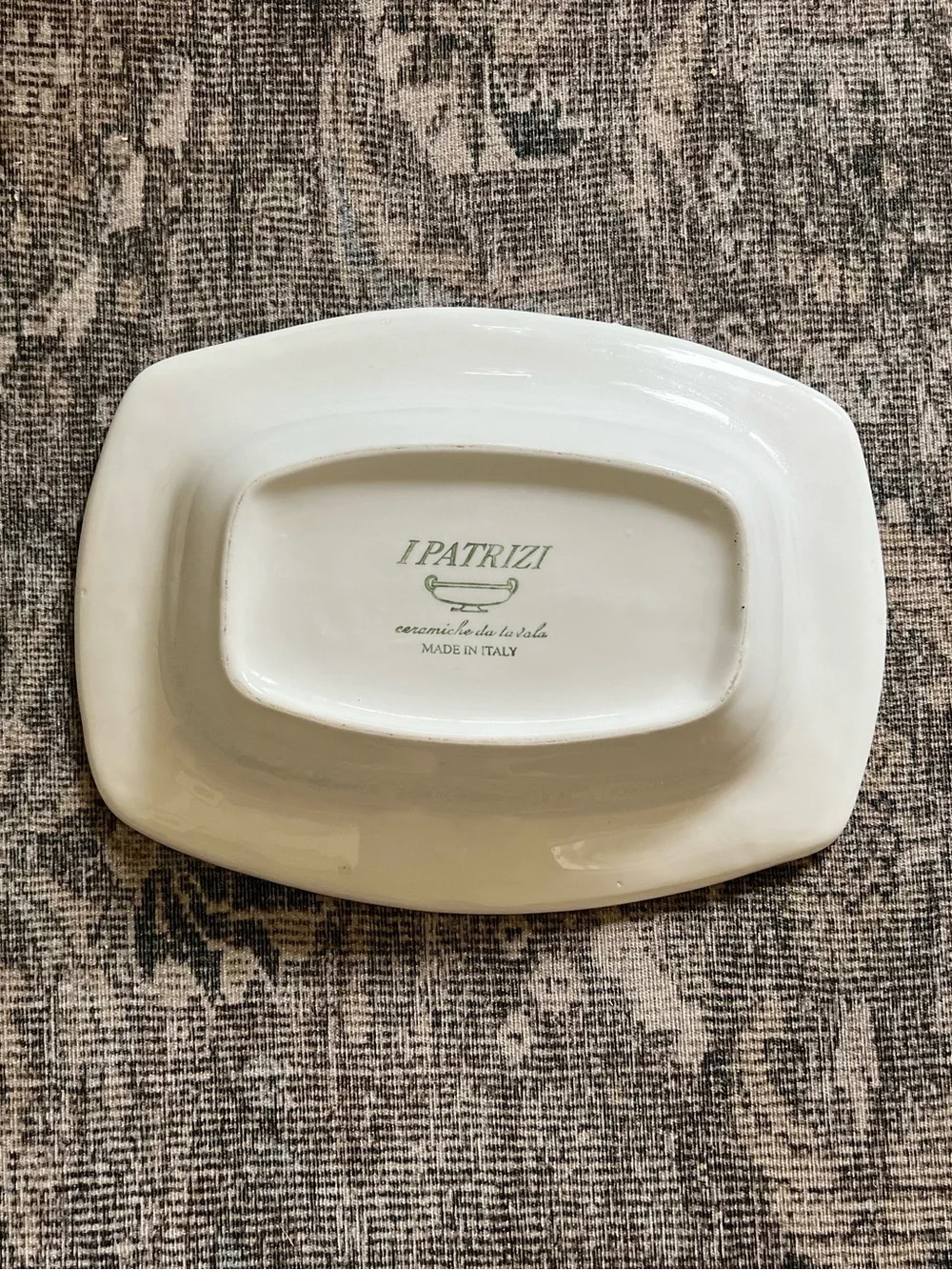 I Patrizi Ceramiche da Tavola Green Poinsettia Embossed Serving Dish Italy 12x9”
